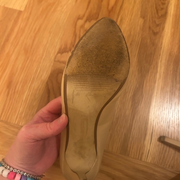 Banana Republic Women's Nude Heels - Picture 10 of 16